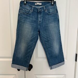 Levi's Capri Blue Jeans, sz 6